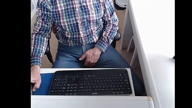 Snapshot of dutchpornking chatting on March 17, 7:46 am dutchpornking online show from March 17, 7:46 am