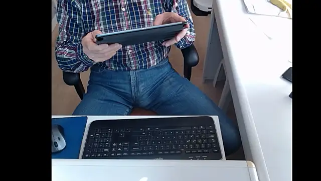 Snapshot of dutchpornking chatting on March 17, 11:21 am dutchpornking online show from March 17, 11:21 am