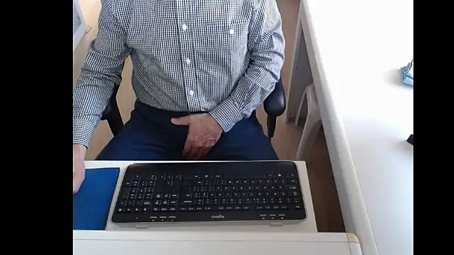 Snapshot of dutchpornking chatting on March 19, 8:23 am dutchpornking online show from March 19, 8:23 am