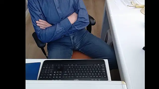 Snapshot of dutchpornking chatting on March 19, 12:45 pm dutchpornking online show from March 19, 12:45 pm