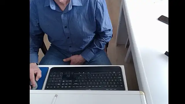 Snapshot of dutchpornking chatting on March 22, 11:42 am dutchpornking online show from March 22, 11:42 am