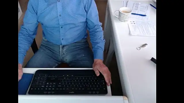 Snapshot of dutchpornking chatting on September 9, 6:35 am dutchpornking online show from September 9, 6:35 am