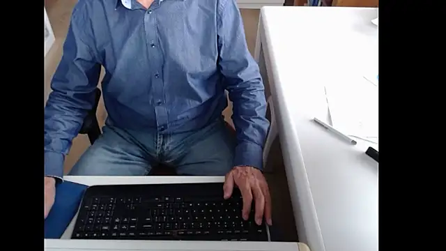 Snapshot of dutchpornking chatting on September 17, 8:49 am dutchpornking online show from September 17, 8:49 am