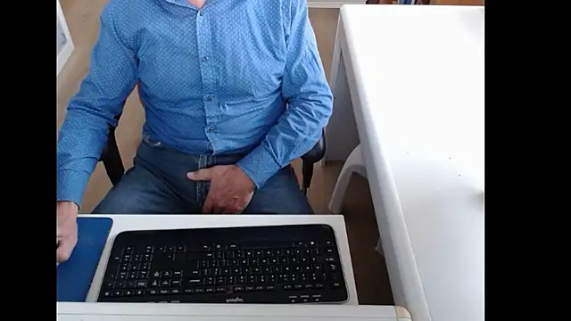 Snapshot of dutchpornking chatting on October 8, 7:17 am dutchpornking online show from October 8, 7:17 am