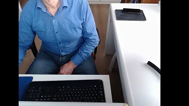 Snapshot of dutchpornking chatting on October 11, 7:18 am dutchpornking online show from October 11, 7:18 am