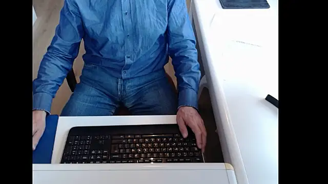 Snapshot of dutchpornking chatting on October 14, 7:53 am dutchpornking online show from October 14, 7:53 am