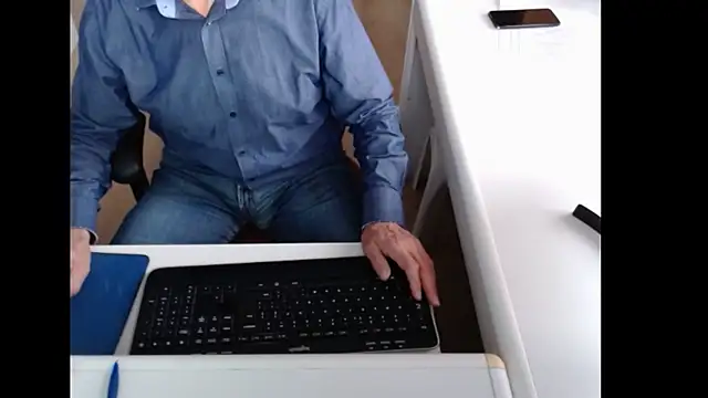 Snapshot of dutchpornking chatting on October 15, 7:19 am dutchpornking online show from October 15, 7:19 am