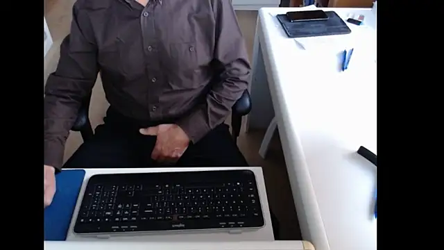 Snapshot of dutchpornking chatting on October 27, 7:34 am dutchpornking online show from October 27, 7:34 am