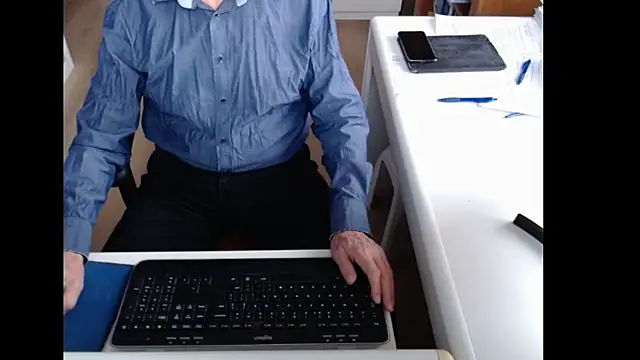 Snapshot of dutchpornking chatting on November 4, 8:24 am dutchpornking online show from November 4, 8:24 am