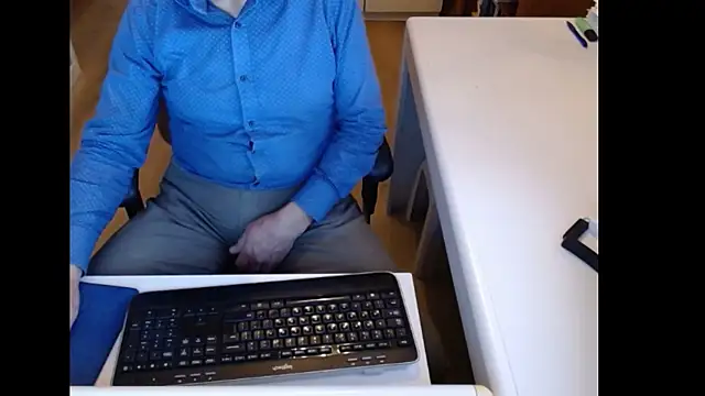 Snapshot of dutchpornking chatting on November 18, 8:08 am dutchpornking online show from November 18, 8:08 am