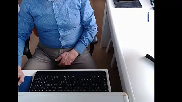 Snapshot of dutchpornking chatting on November 25, 8:03 am dutchpornking online show from November 25, 8:03 am