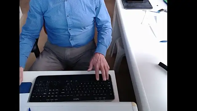 Snapshot of dutchpornking chatting on December 4, 8:34 am dutchpornking online show from December 4, 8:34 am