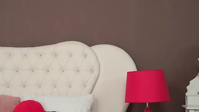 Snapshot of BustyMadison chatting on March 9, 9:35 am BustyMadison online show from March 9, 9:35 am