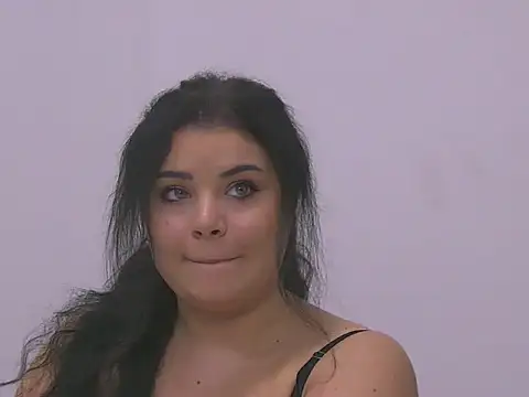 Snapshot of BustyMadison chatting on October 24, 6:10 am BustyMadison online show from October 24, 6:10 am