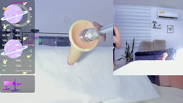 sofi velez online show from February 4, 1:34 am