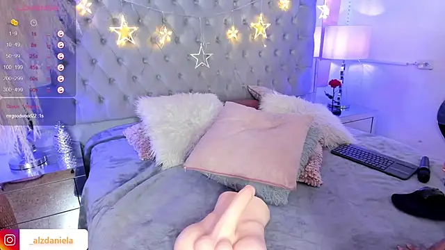 Kaitlyn Brwon online show from March 15, 9:19 am