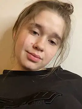 HornyGirlH online show from March 1, 4:15 am