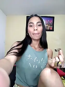 Snapshot of iamemmablake chatting on December 6, 4:03 am iamemmablake online show from December 6, 4:03 am