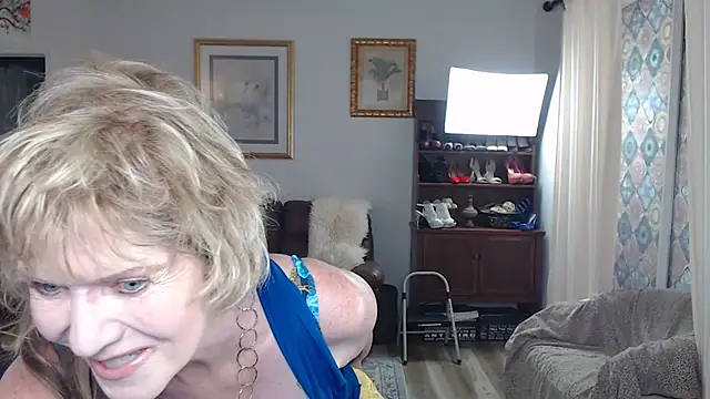 Snapshot of SindeeDix chatting on September 26, 6:45 pm SindeeDix online show from September 26, 6:45 pm