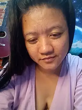 Snapshot of Urchanel chatting on February 23, 2:18 am Urchanel online show from February 23, 2:18 am