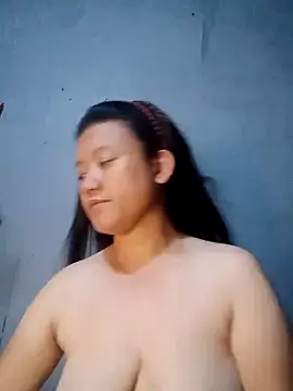 Snapshot of Urchanel chatting on March 2, 8:27 am Urchanel online show from March 2, 8:27 am