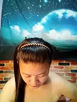 Snapshot of Urchanel chatting on March 13, 10:36 am Urchanel online show from March 13, 10:36 am