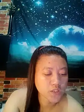 Snapshot of Urchanel chatting on March 16, 11:27 am Urchanel online show from March 16, 11:27 am