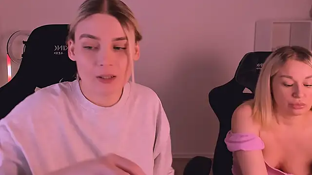 hotblonds online show from December 31, 5:40 pm