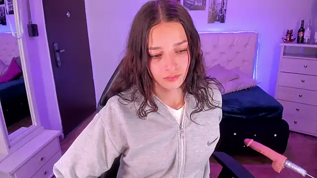 Amaia Daniells online show from January 6, 4:47 am