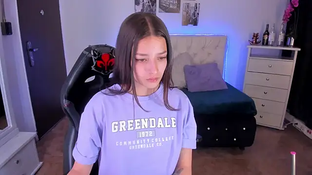 Amaia Daniells online show from January 15, 2:49 am