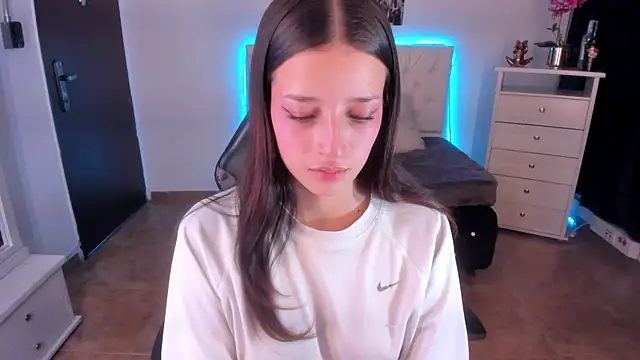 Amaia Daniells online show from February 1, 4:24 am