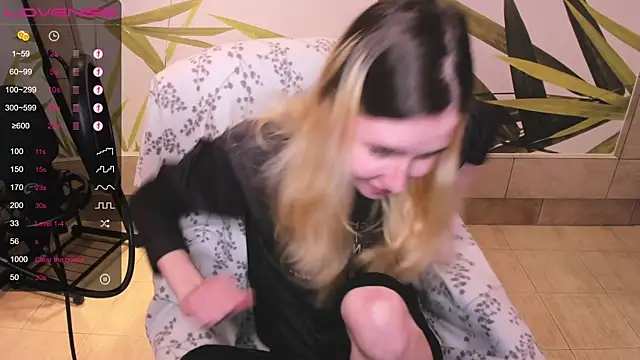 Snapshot of fleximona chatting on January 25, 3:52 pm fleximona online show from January 25, 3:52 pm