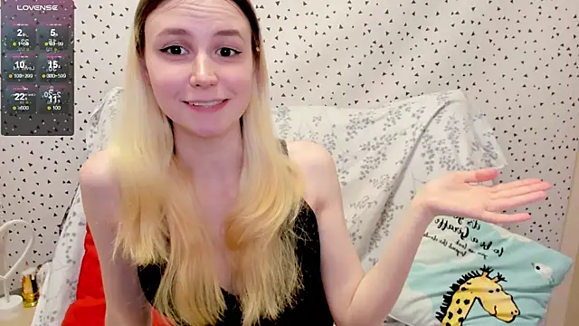 Snapshot of fleximona chatting on March 6, 10:30 am fleximona online show from March 6, 10:30 am