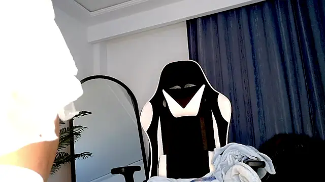 bigbootycyone online show from September 24, 9:45 am