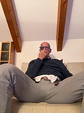 Relnnet online show from October 26, 4:46 pm