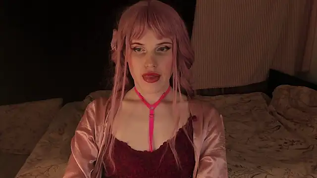 Snapshot of EffieMinki chatting on December 18, 10:46 pm EffieMinki online show from December 18, 10:46 pm