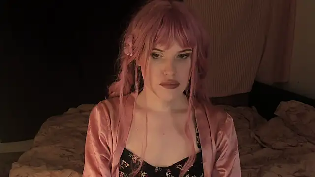 Snapshot of EffieMinki chatting on December 26, 3:20 pm EffieMinki online show from December 26, 3:20 pm