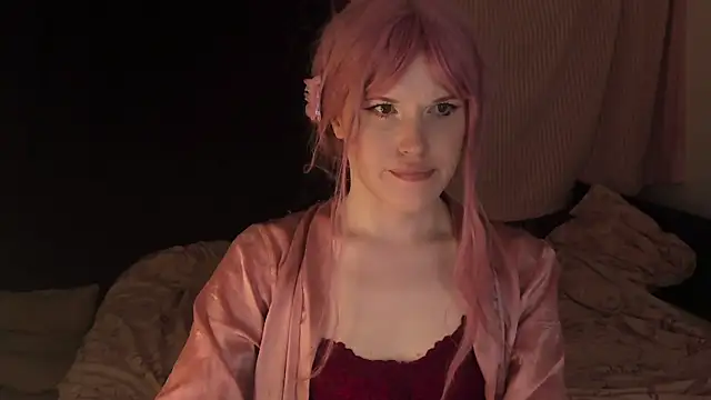 Snapshot of EffieMinki chatting on January 5, 4:16 pm EffieMinki online show from January 5, 4:16 pm