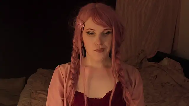 Snapshot of EffieMinki chatting on January 13, 3:15 pm EffieMinki online show from January 13, 3:15 pm