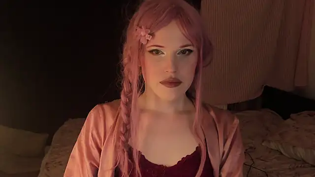 Snapshot of EffieMinki chatting on January 14, 8:52 am EffieMinki online show from January 14, 8:52 am