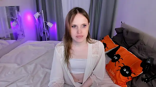 Snapshot of EffieMinki chatting on October 28, 6:50 am EffieMinki online show from October 28, 6:50 am