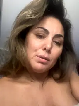 Snapshot of Emma_roqueen chatting on November 12, 10:09 pm Emma roqueen online show from November 12, 10:09 pm