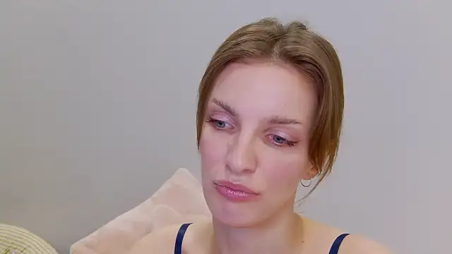 Snapshot of Beauty_Alex chatting on January 29, 1:37 am Beauty Alex online show from January 29, 1:37 am