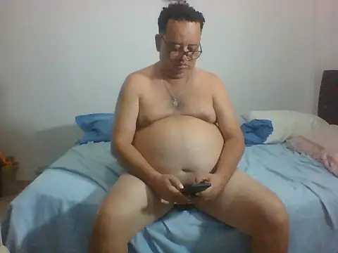 Snapshot of djtomxxx2777 chatting on February 24, 6:16 am djtomxxx2777 online show from February 24, 6:16 am