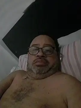 Snapshot of djtomxxx2777 chatting on October 24, 3:25 am djtomxxx2777 online show from October 24, 3:25 am