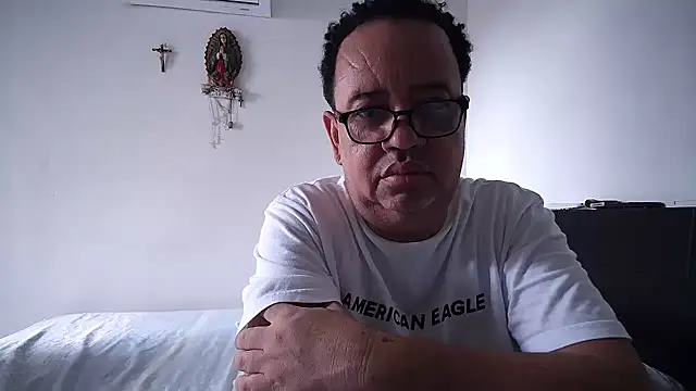 Snapshot of djtomxxx2777 chatting on October 27, 7:07 pm djtomxxx2777 online show from October 27, 7:07 pm