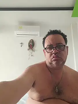 Snapshot of djtomxxx2777 chatting on October 30, 2:07 pm djtomxxx2777 online show from October 30, 2:07 pm