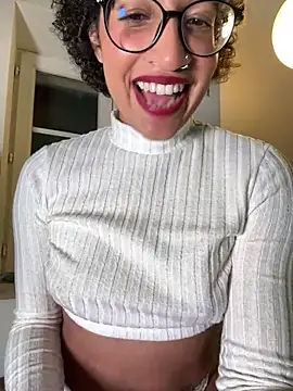 Snapshot of Lauyako chatting on February 15, 11:58 pm Lauyako online show from February 15, 11:58 pm