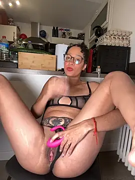 Snapshot of Lauyako chatting on September 12, 10:10 pm Lauyako online show from September 12, 10:10 pm