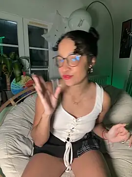 Snapshot of Lauyako chatting on November 19, 4:07 pm Lauyako online show from November 19, 4:07 pm